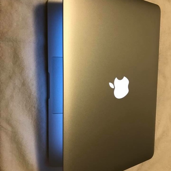 Apple MacBook Air - Picture 5 of 6